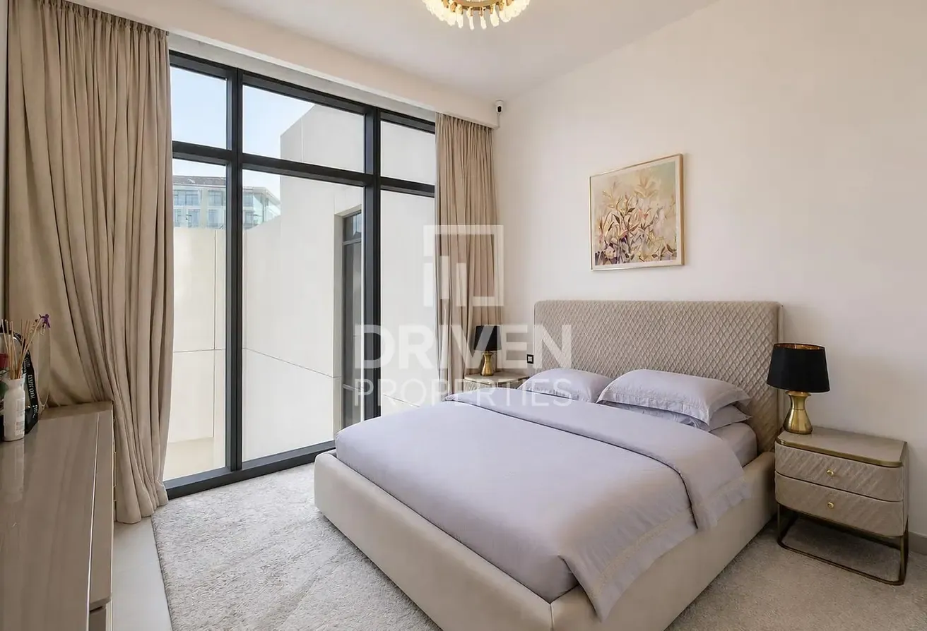Full Canal View | Big Layout | Prime Location