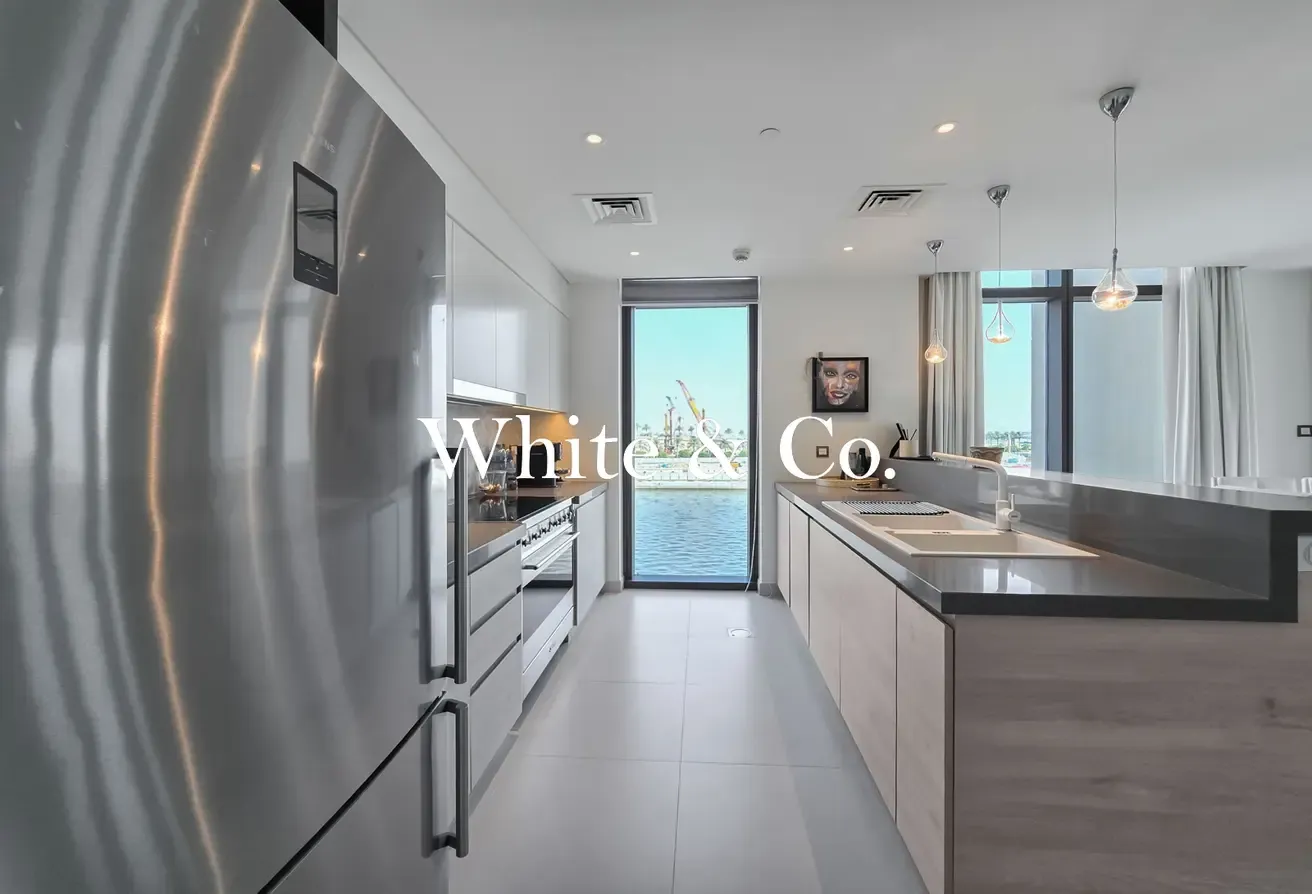 Waterfront | Prime Asset | Vacant | Large