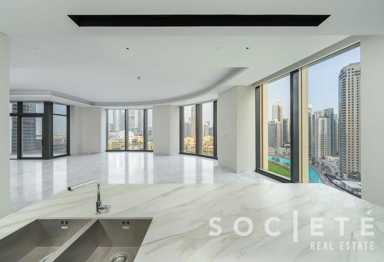 EXCLUSIVE LISTING | MID FLOOR | MOTIVATED SELLER