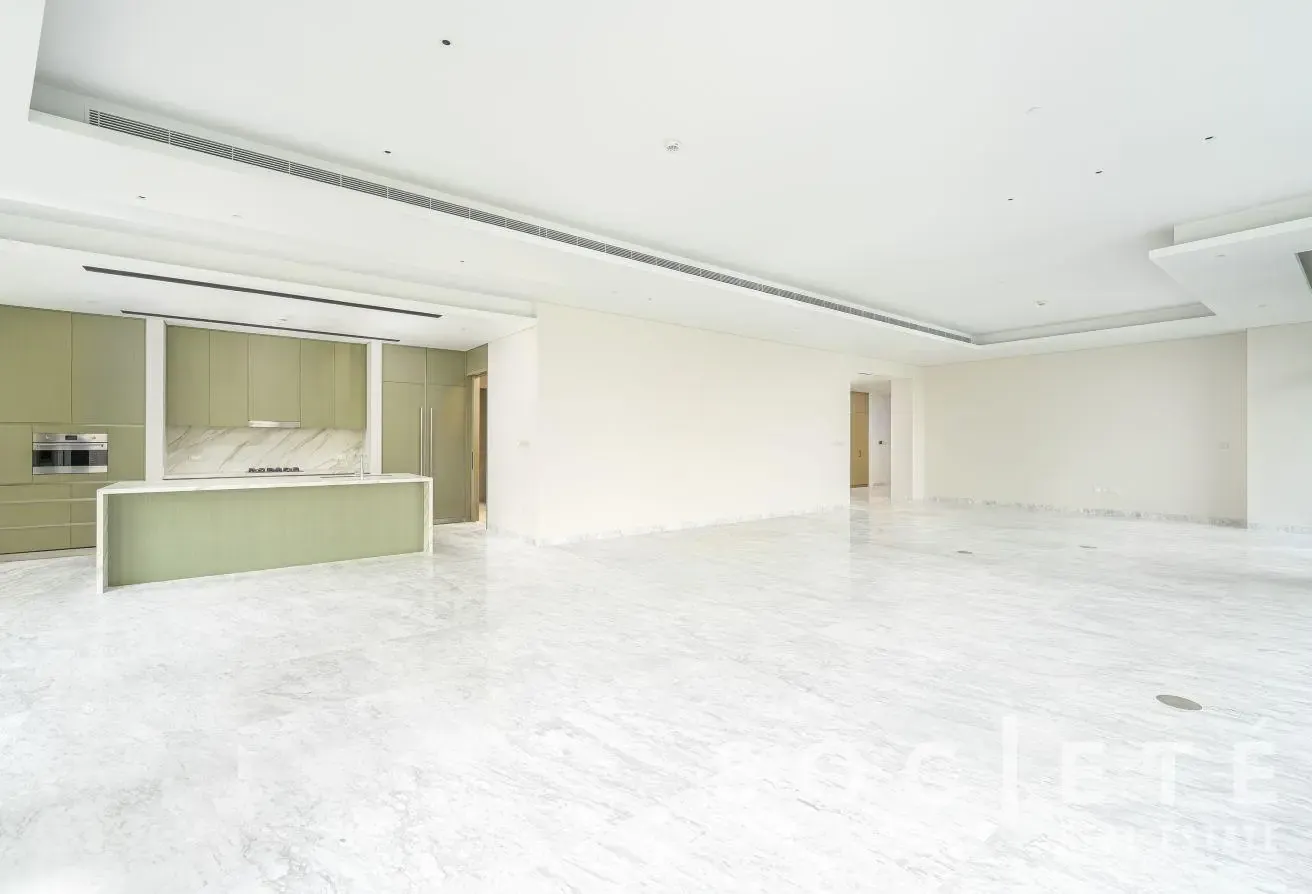 EXCLUSIVE LISTING | MID FLOOR | MOTIVATED SELLER