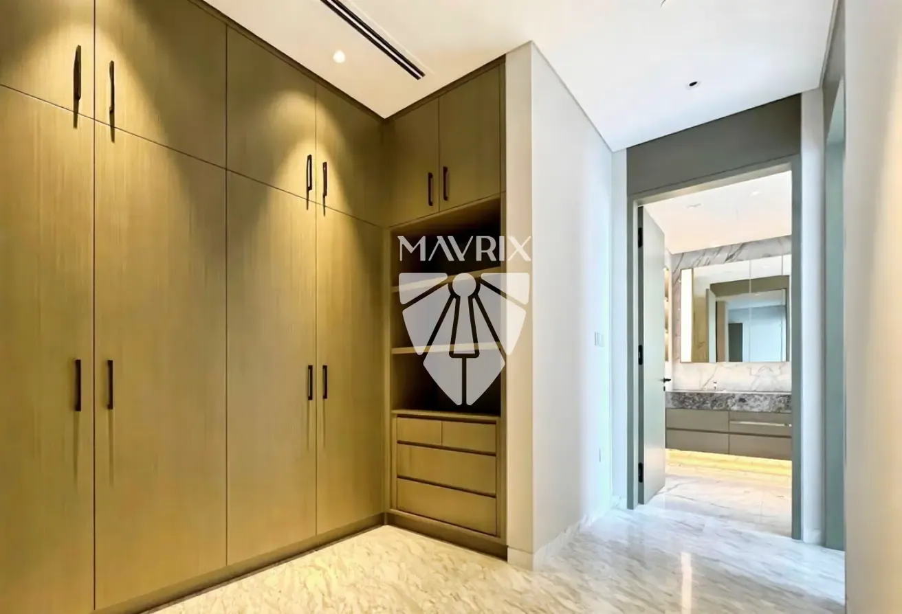Best View | 01 Layout | Vacant on Transfer