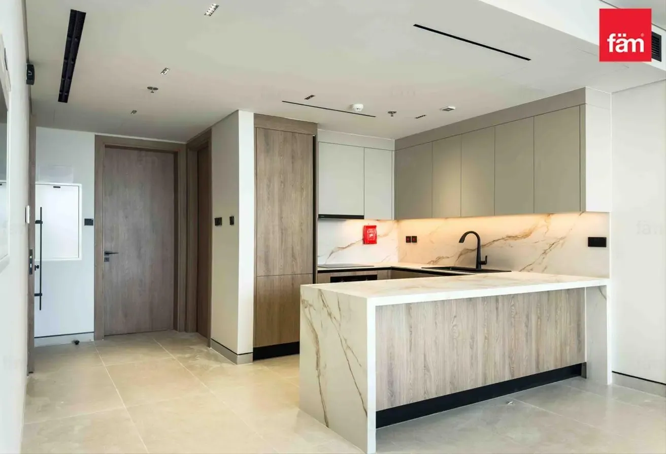 Spacious | Burj Khalifa View | Vacant