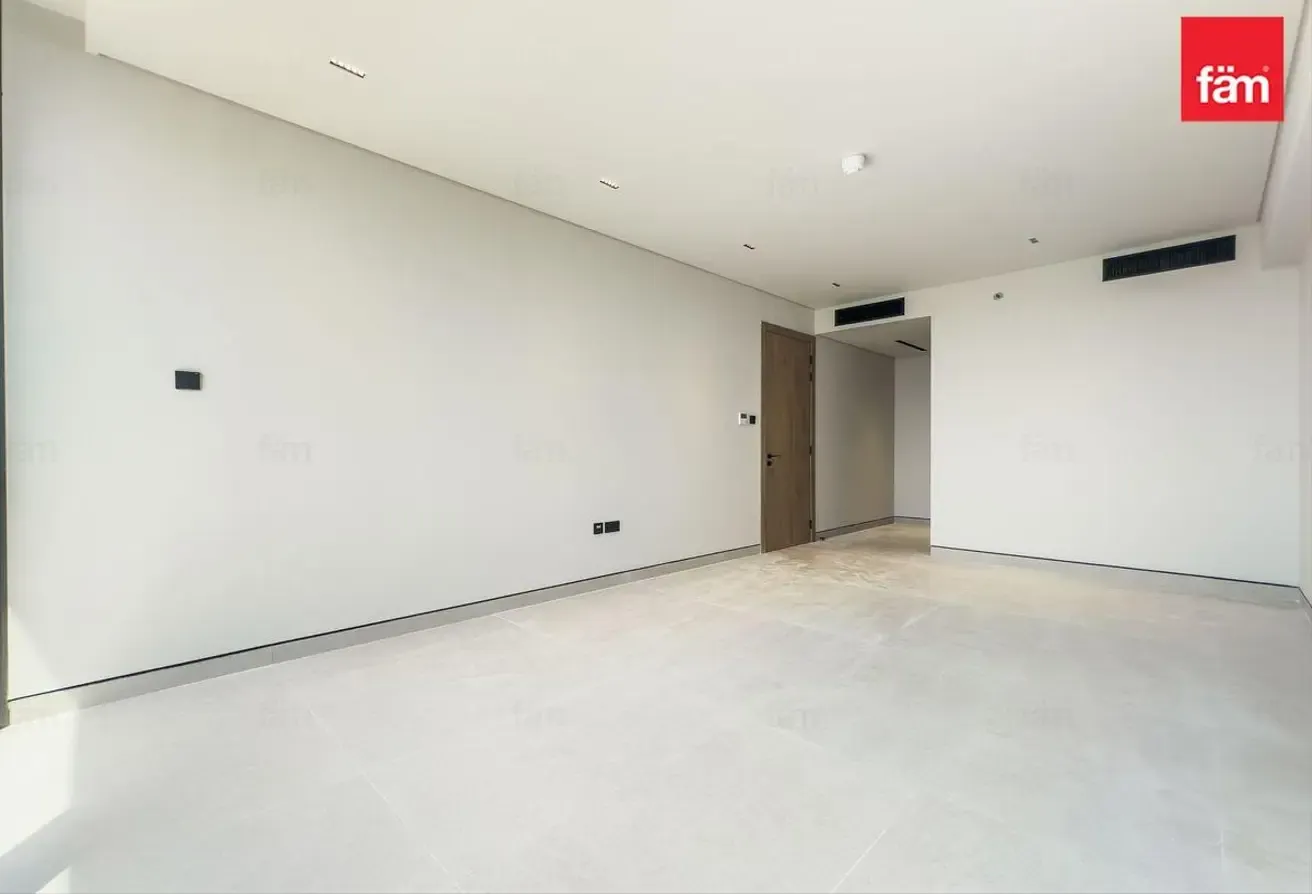 Spacious | Burj Khalifa View | Vacant