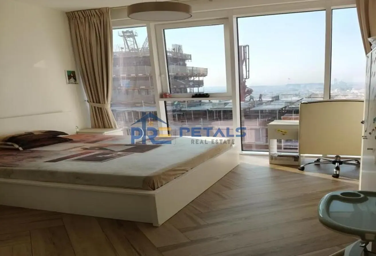 Full Furnished Bright and Spacious 2BR Near Metro