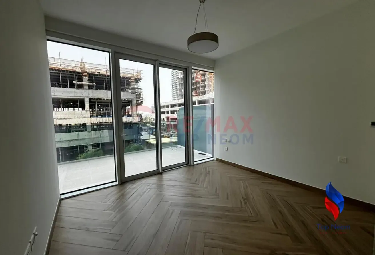 READY TO MOVE IN - NEAR METRO -  PRIME LOCATION