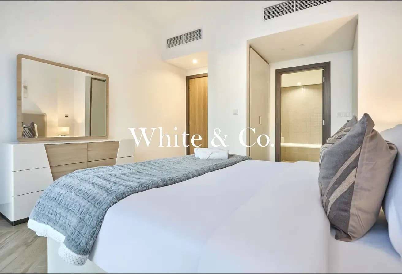Upgraded | Vacant on Transfer | High Floor
