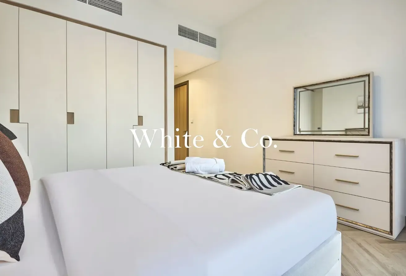 Upgraded | Vacant on Transfer | High Floor