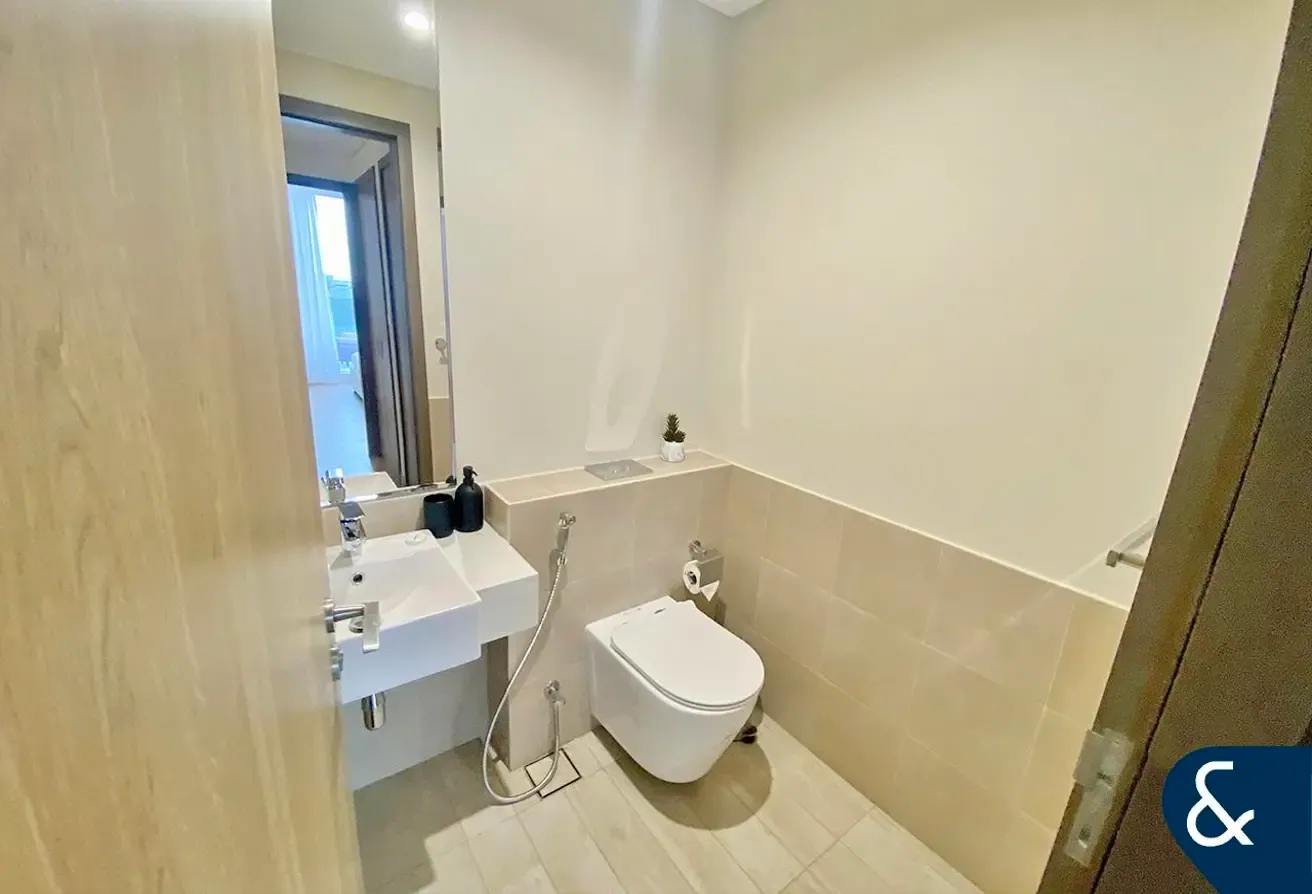 1 Bed | Furnished | Large Terrace | Vacant