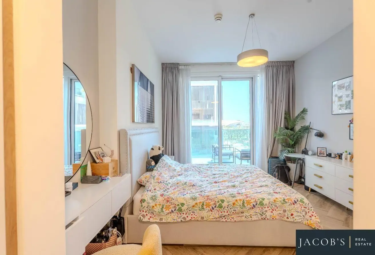 Large Layout | Furnished | Vacant on Transfer
