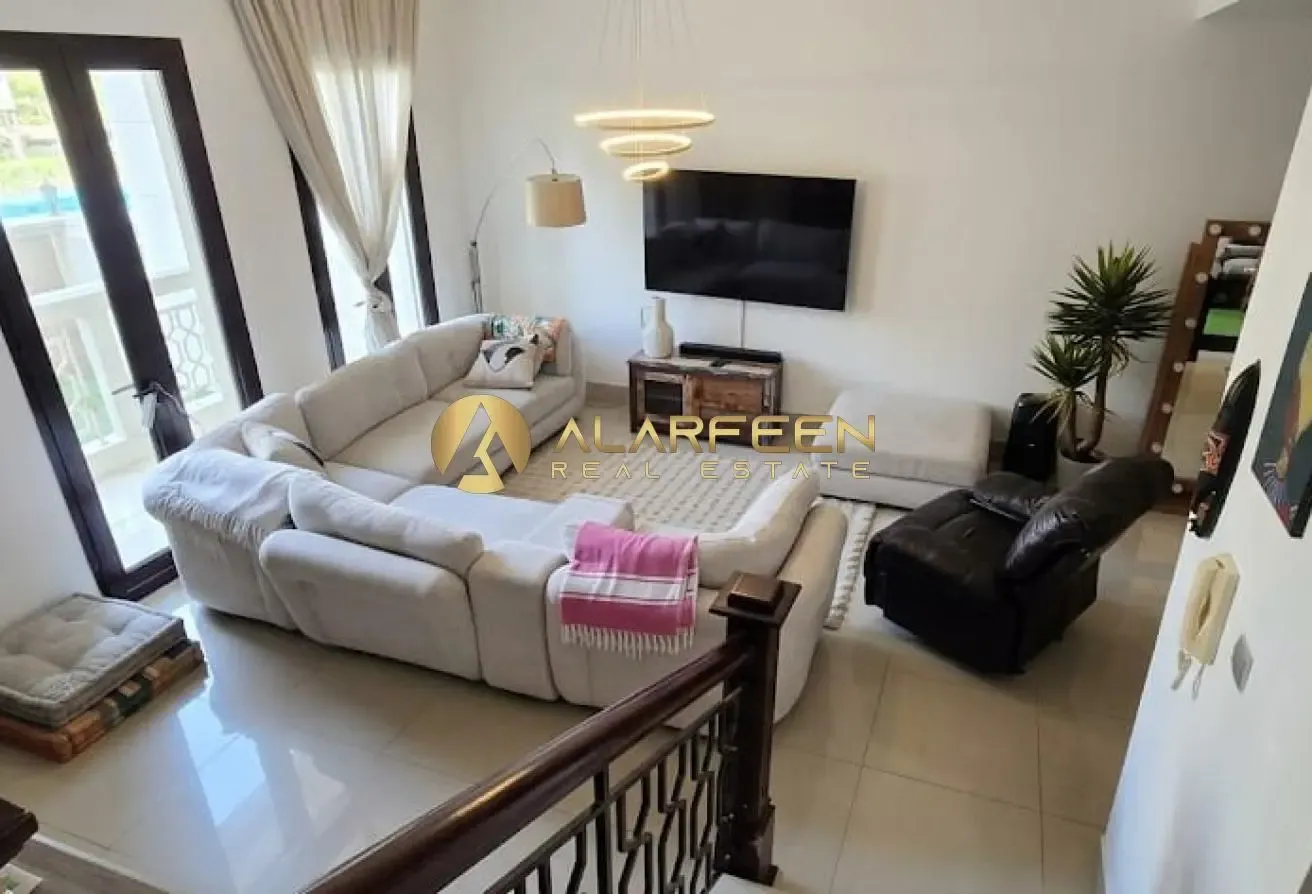 Beautiful Spacious townhouse |  Modern Interiors