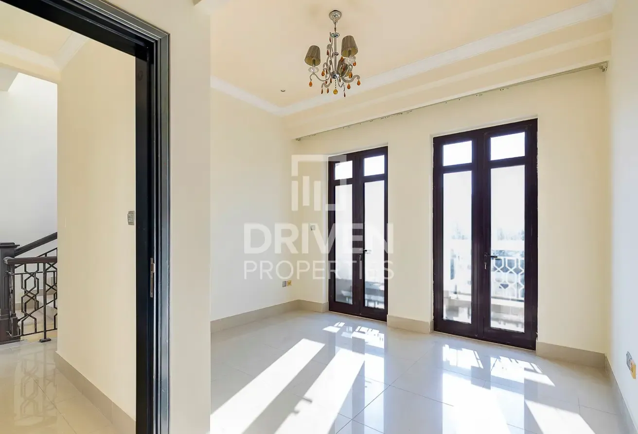 Vastu Complaint | Exclusive | High ROI | Rented