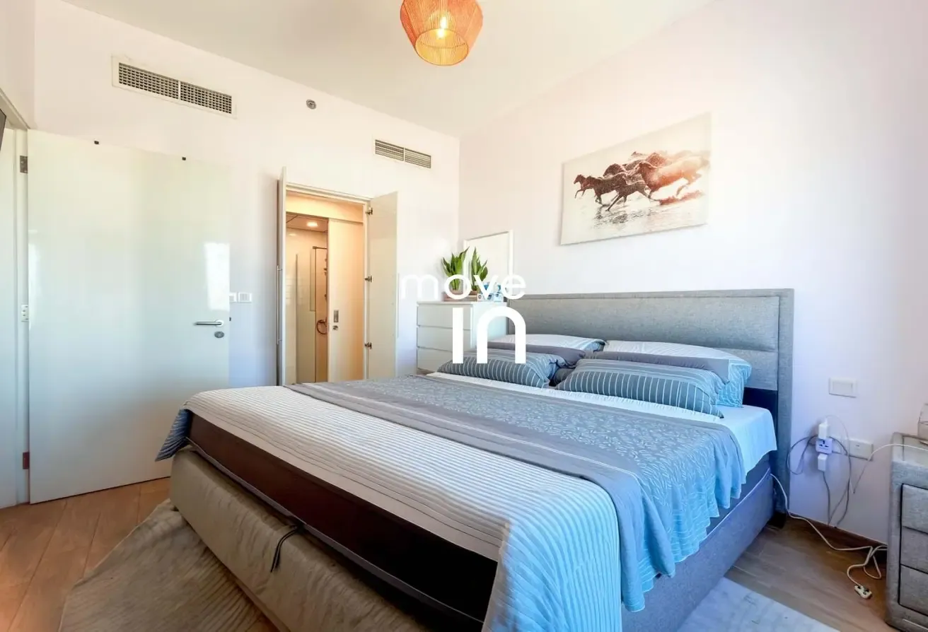 Well Furnished 2 Bed|Balcony|Laundry|Next to Metro