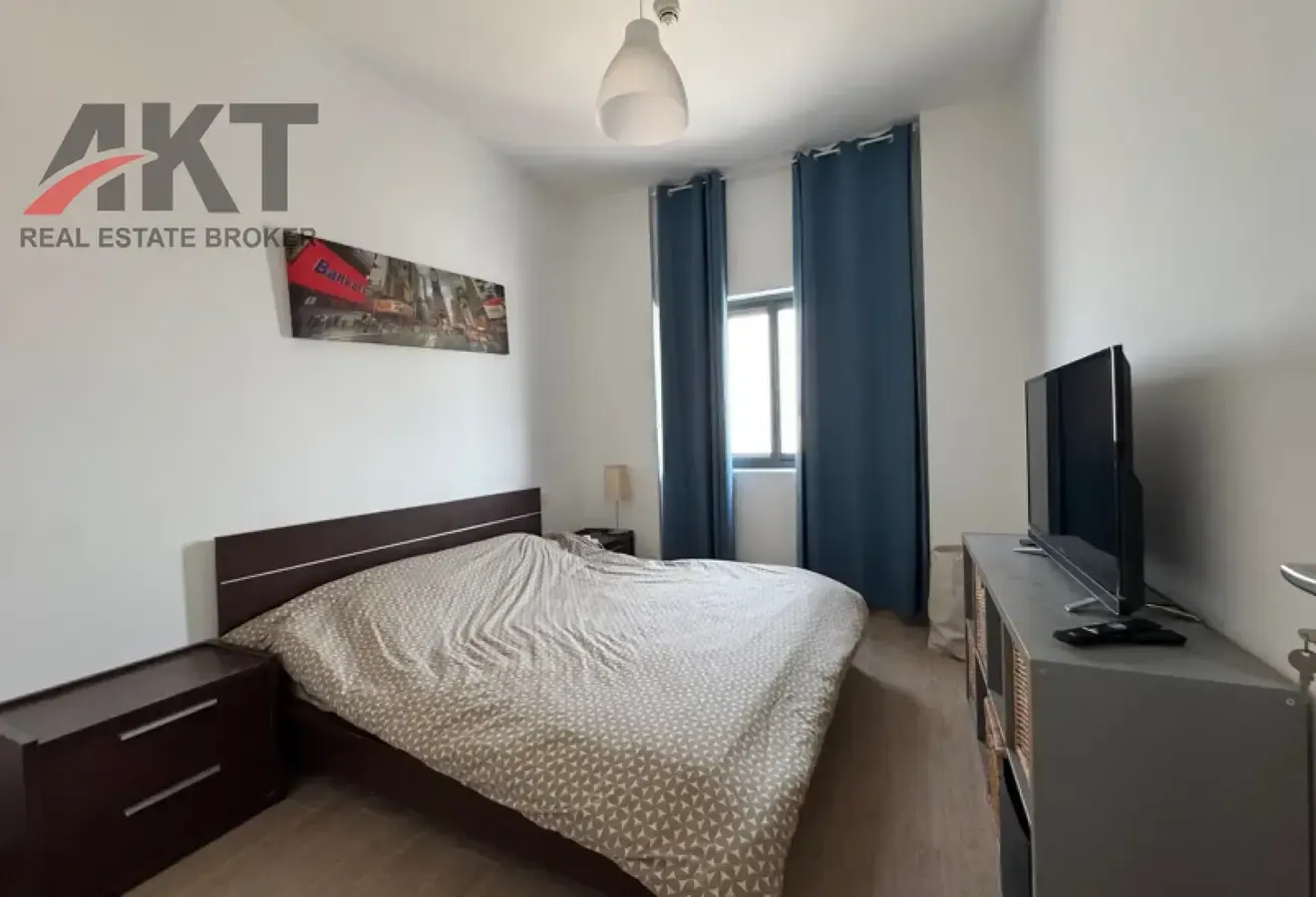 FULLY FURNISHED 2 BR WITH MARINA VIEW/CORNER UNIT