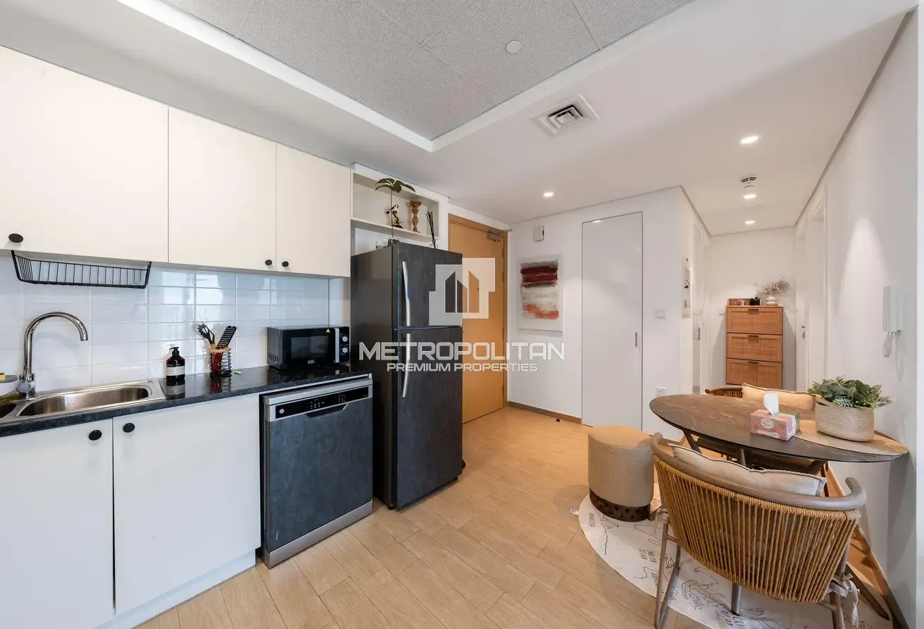 Vacant on transfer | Park view | Furnished