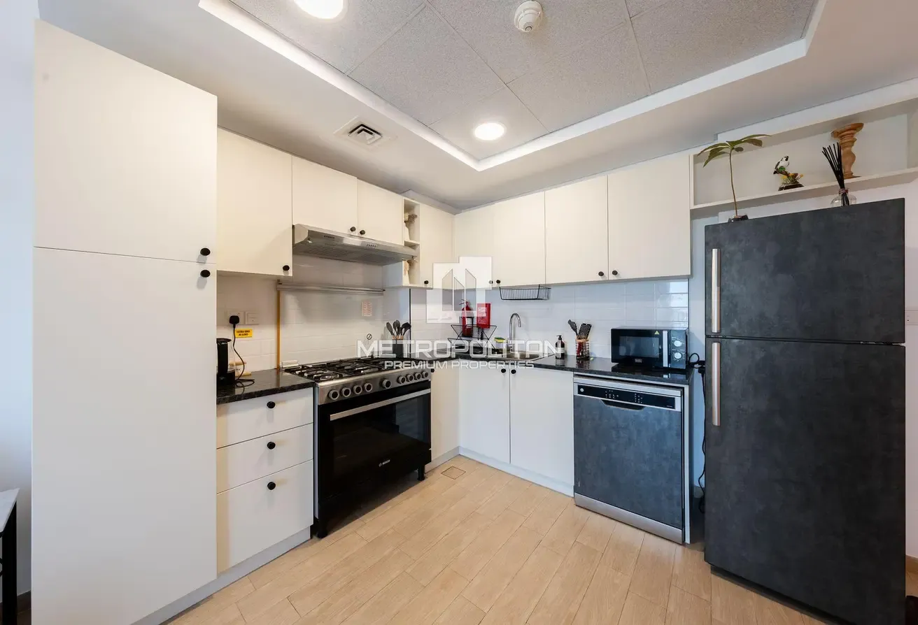Vacant on transfer | Park view | Furnished