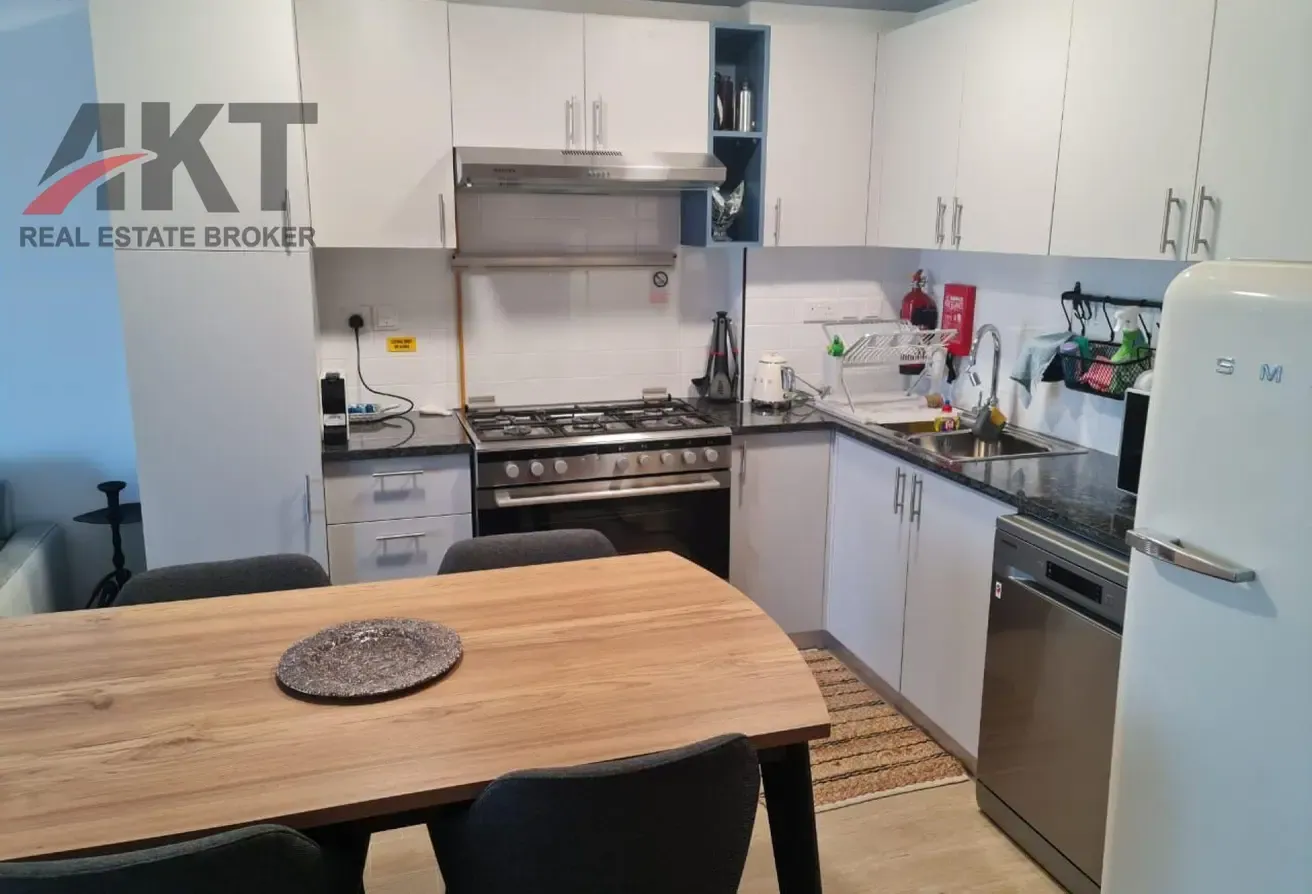 FULLY FURNISHED 2 BR WITH MARINA AND PARK VIEW