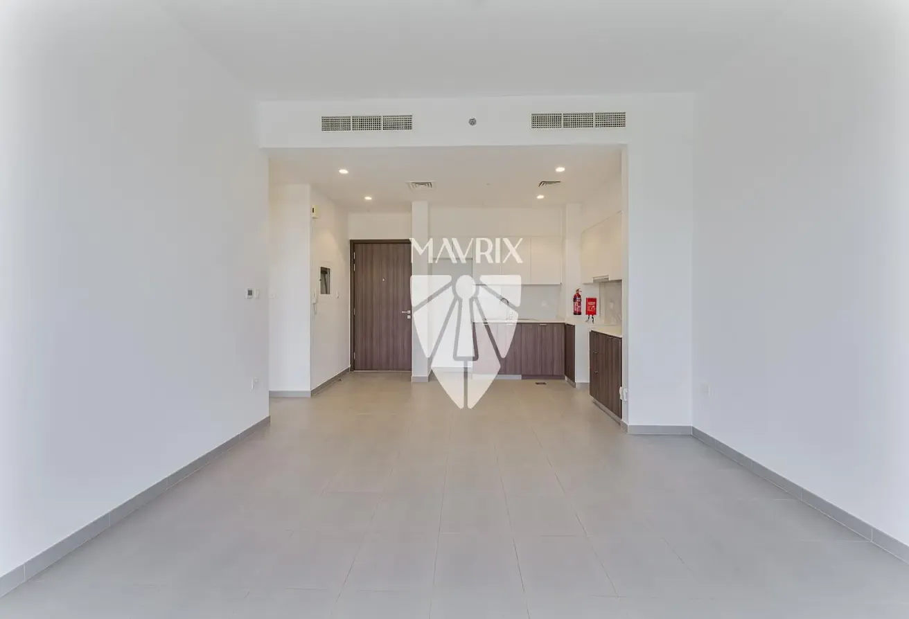 Chiller Free | Ready To Move | Golf Course View