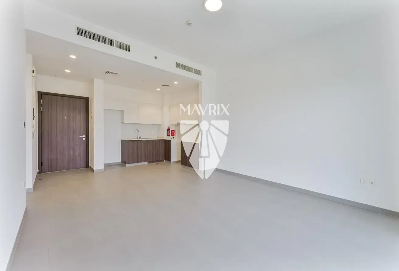 Chiller Free | Ready To Move | Golf Course View