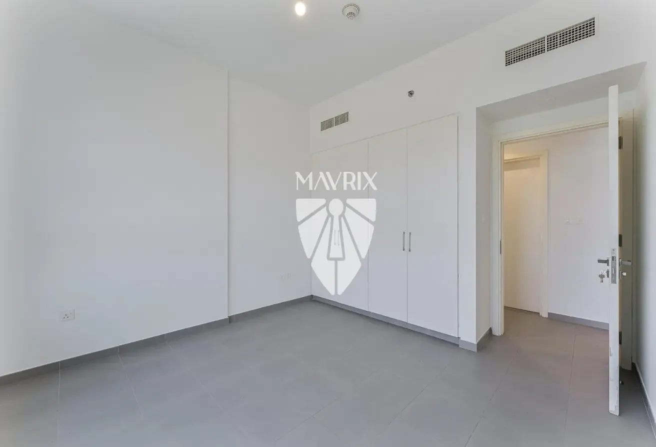 Chiller Free | Ready To Move | Golf Course View