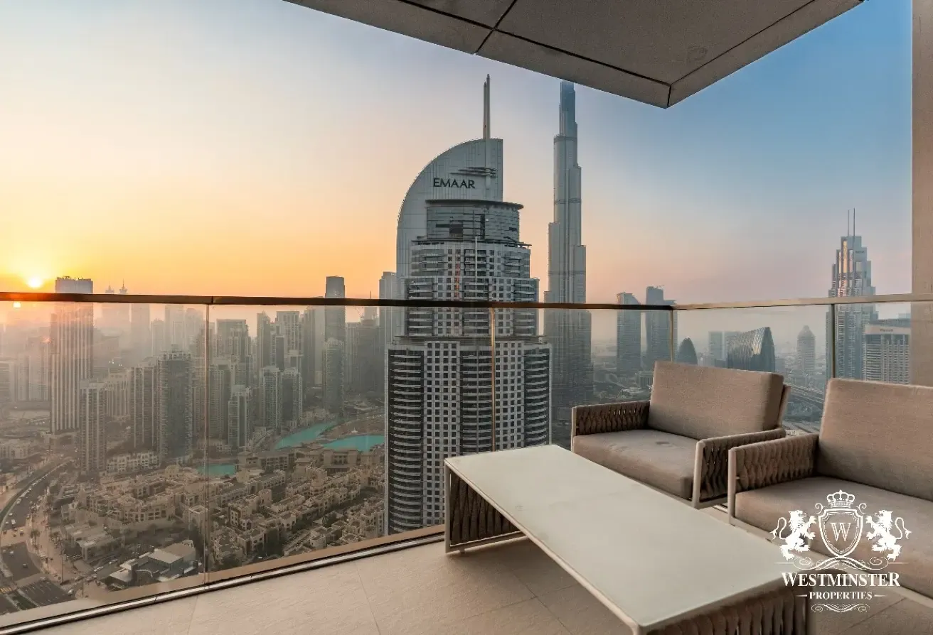 Sophisticated 3BR + Maidsroom Apt | Fountain views