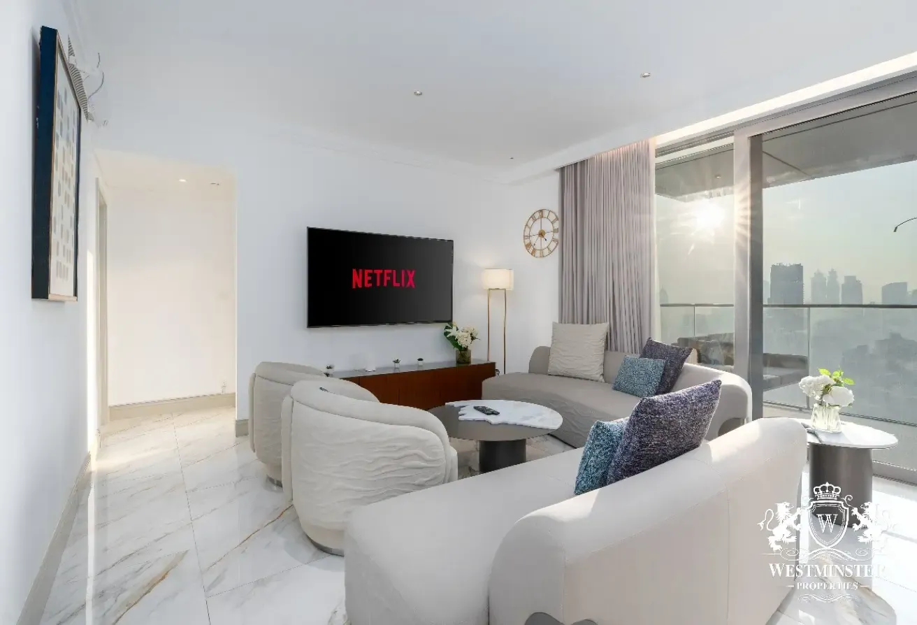 Sophisticated 3BR + Maidsroom Apt | Fountain views