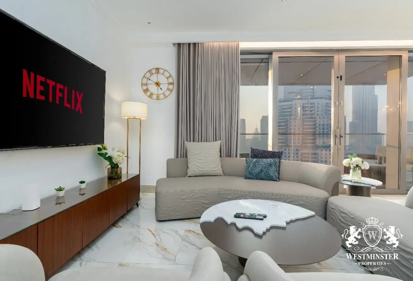 Sophisticated 3BR + Maidsroom Apt | Fountain views