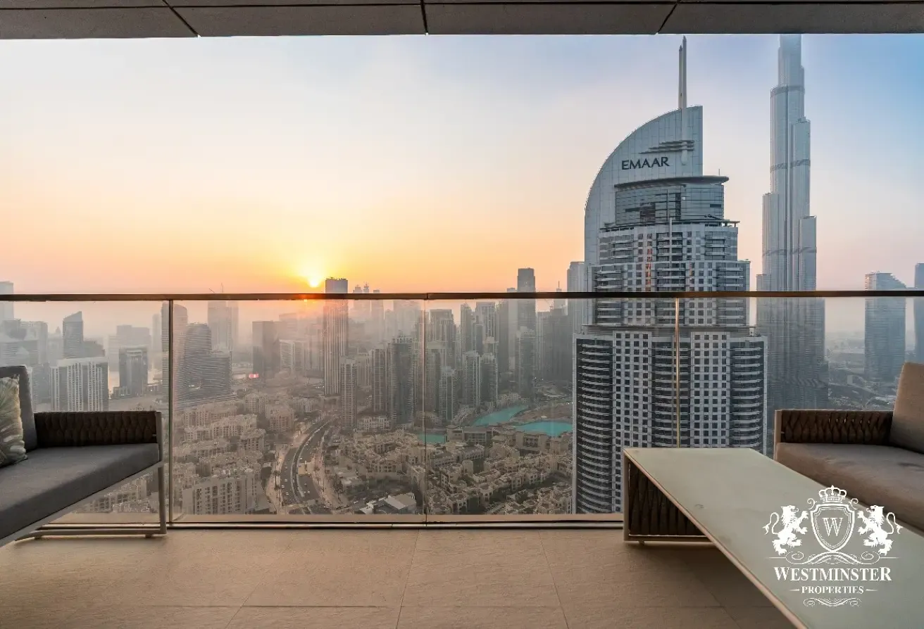 Sophisticated 3BR + Maidsroom Apt | Fountain views