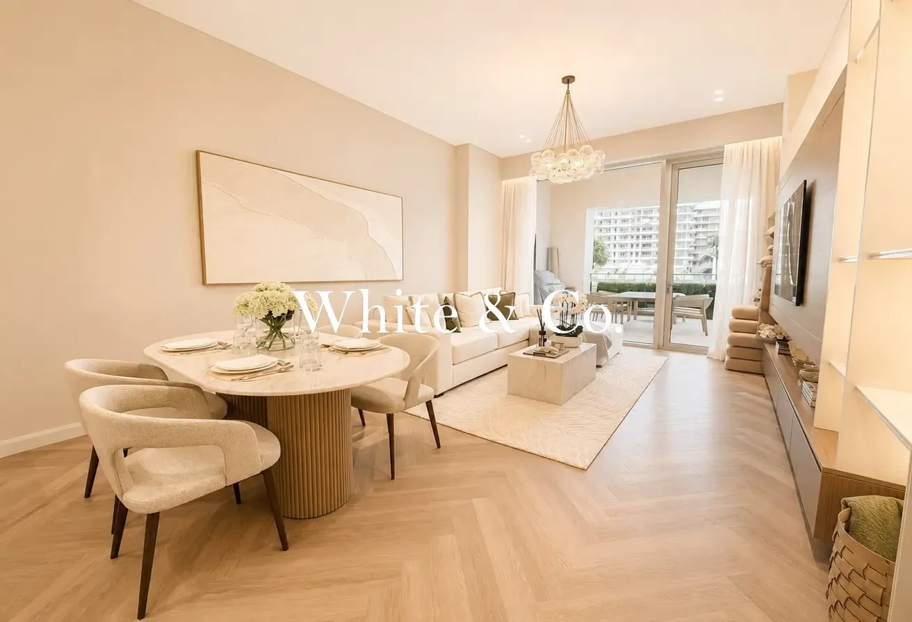 Fully Upgraded | Fully Furnished | Walk In