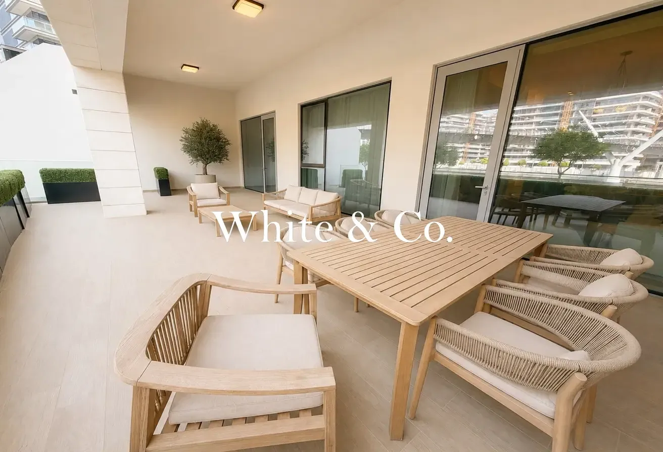 Fully Upgraded | Fully Furnished | Walk In