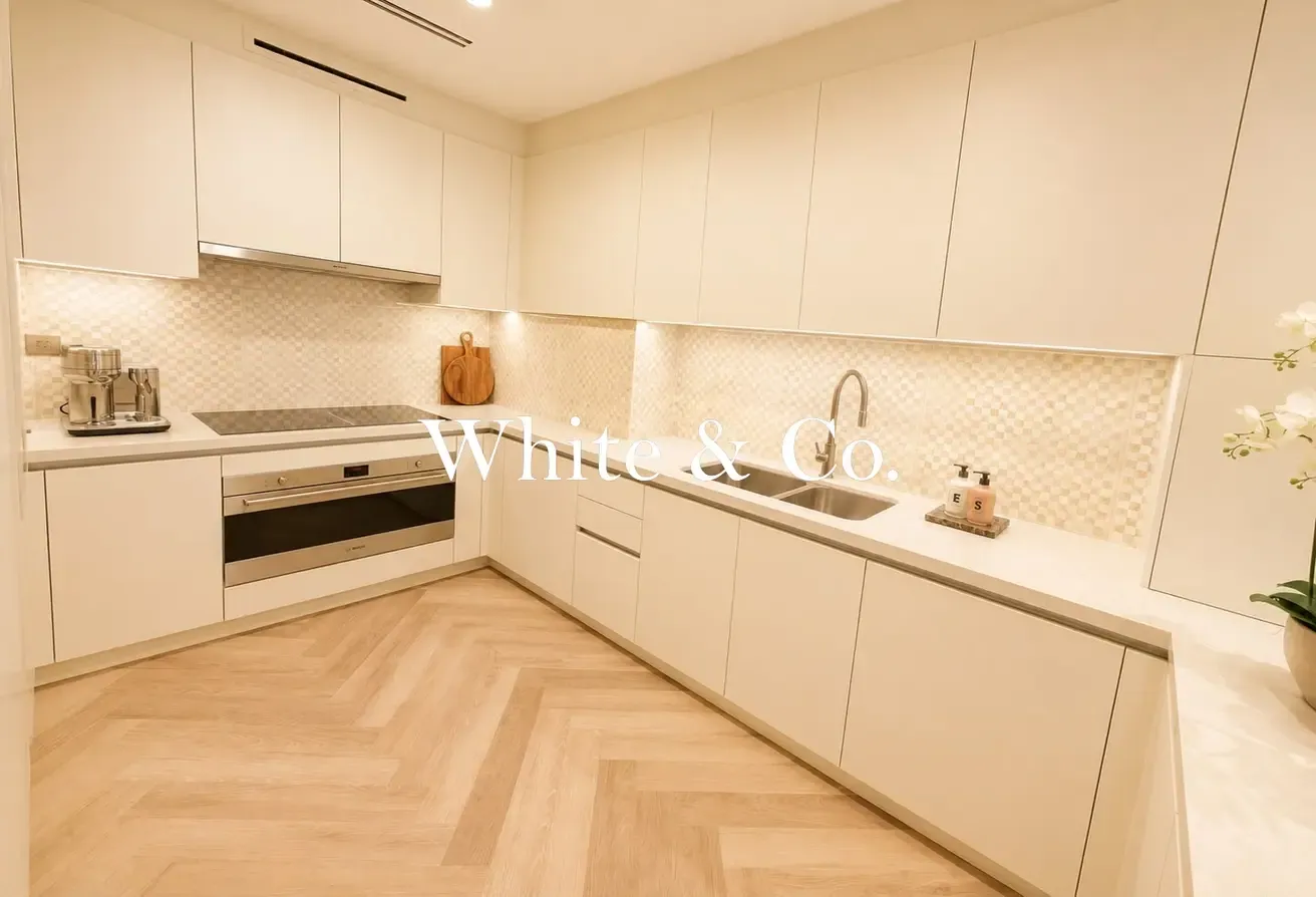 Fully Upgraded | Fully Furnished | Walk In
