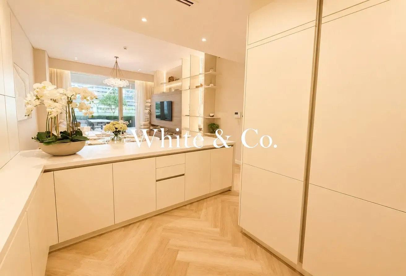 Fully Upgraded | Fully Furnished | Walk In