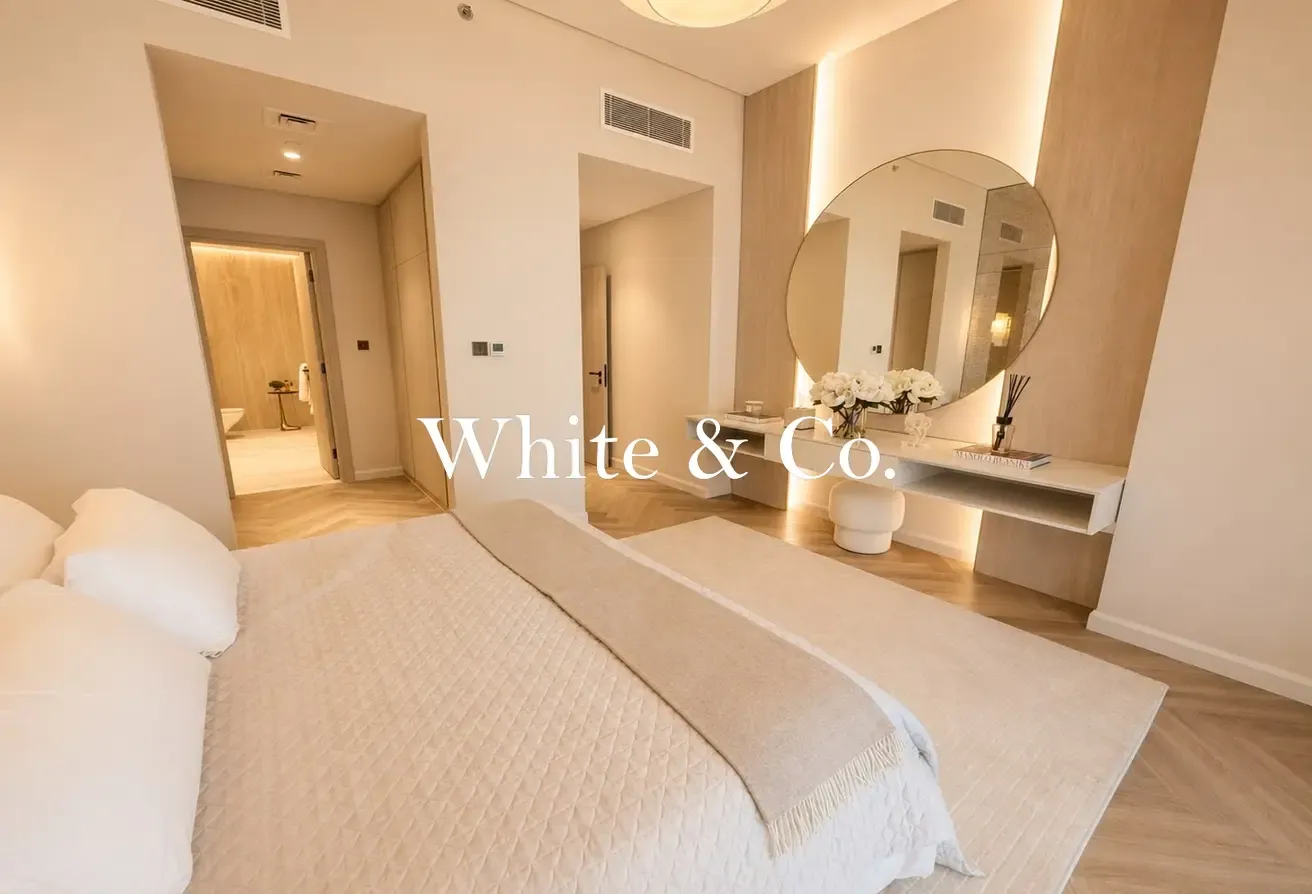 Fully Upgraded | Fully Furnished | Walk In