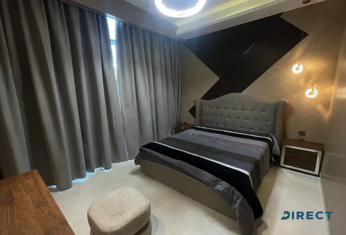 Canal View | Fully Furnished | Upgraded Unit