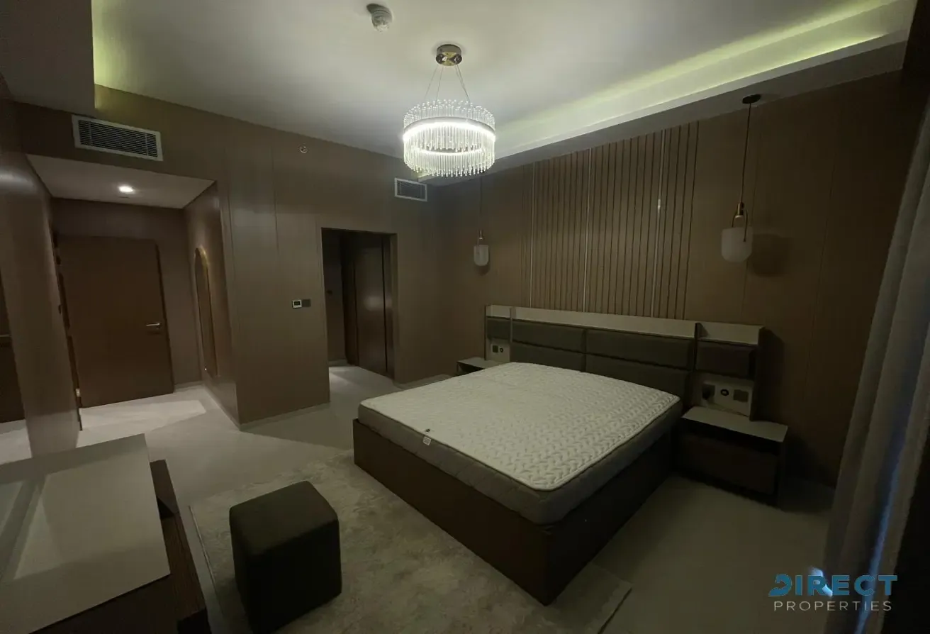 Canal View | Fully Furnished | Upgraded Unit