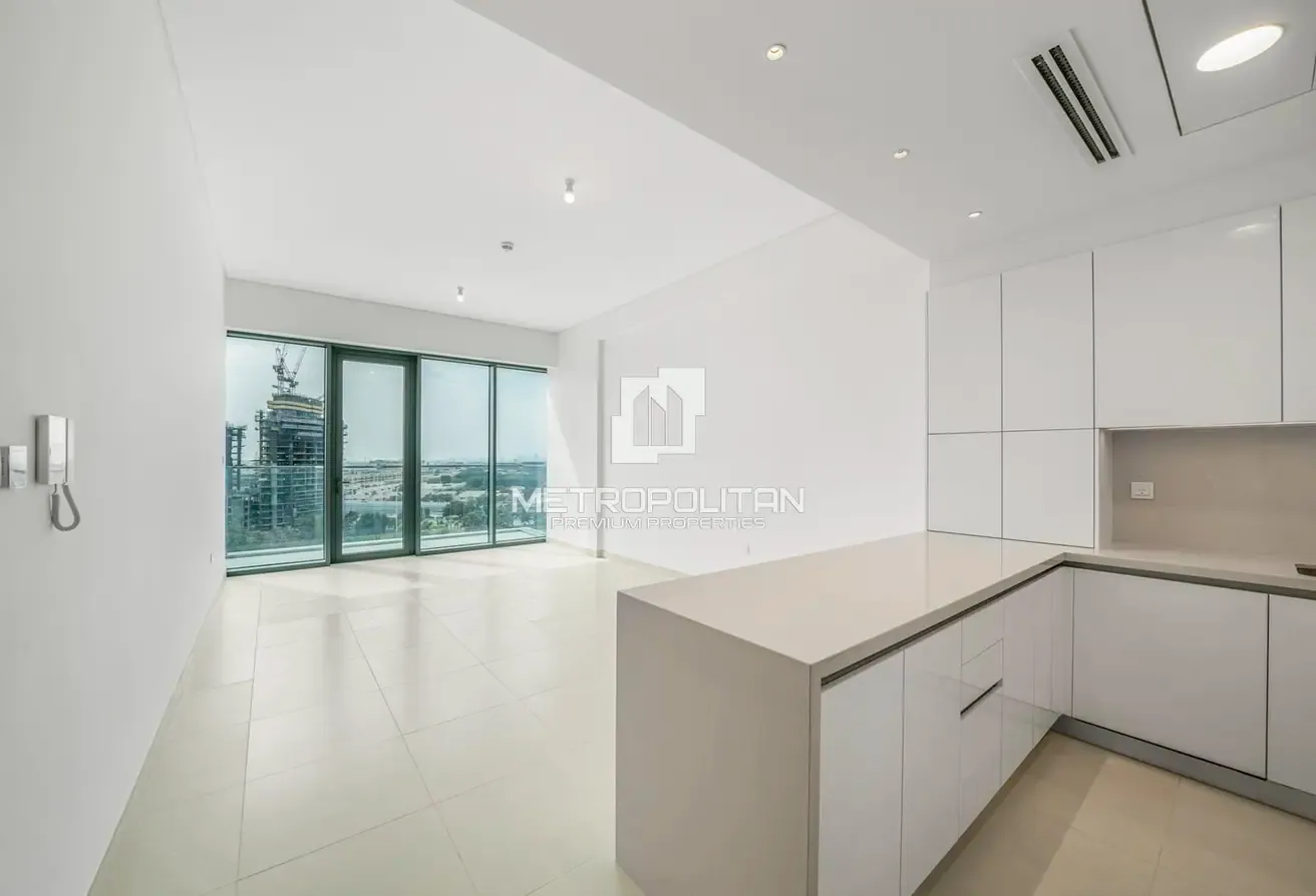 2 Bedrooms Plus Maids | High Floor | Iconic Views