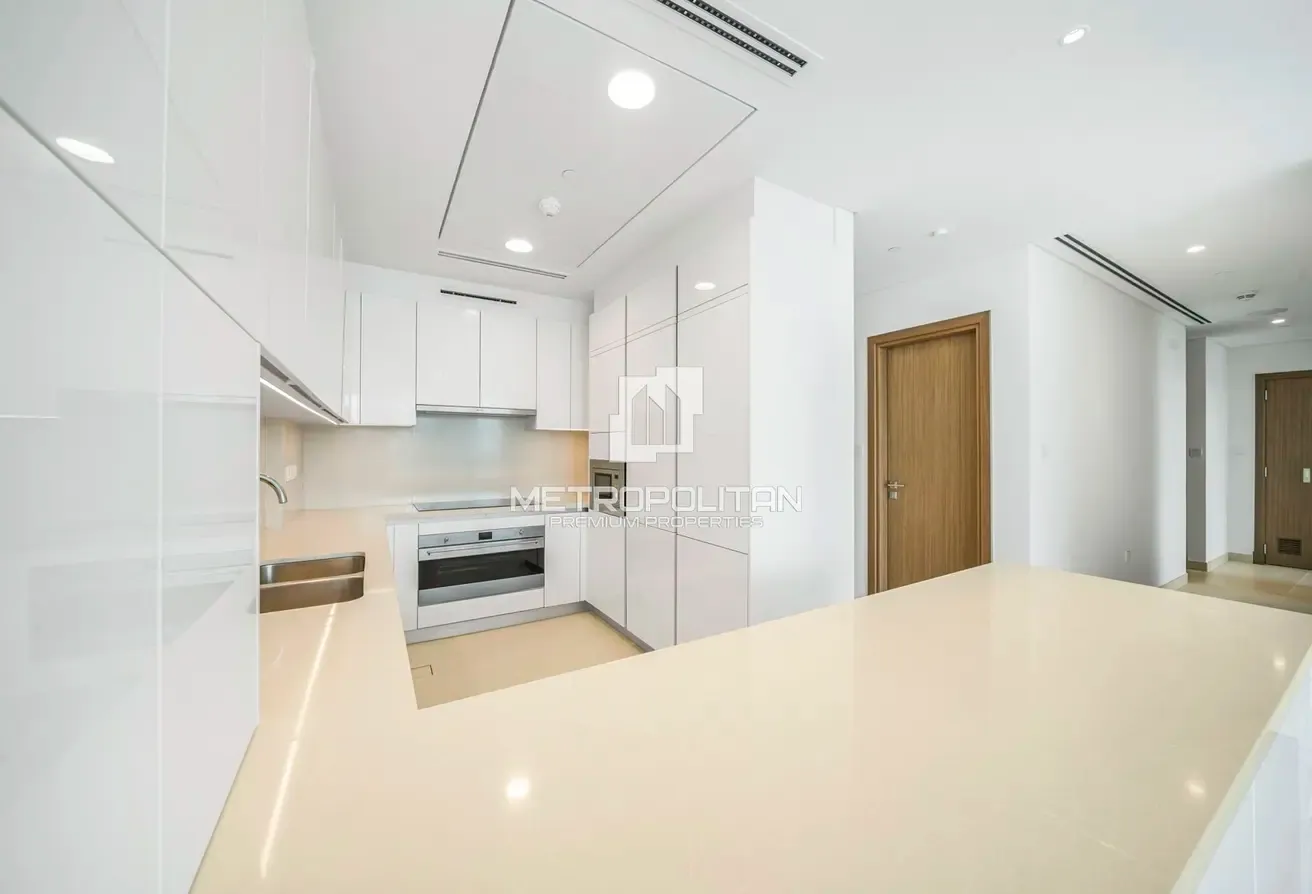 2 Bedrooms Plus Maids | High Floor | Iconic Views