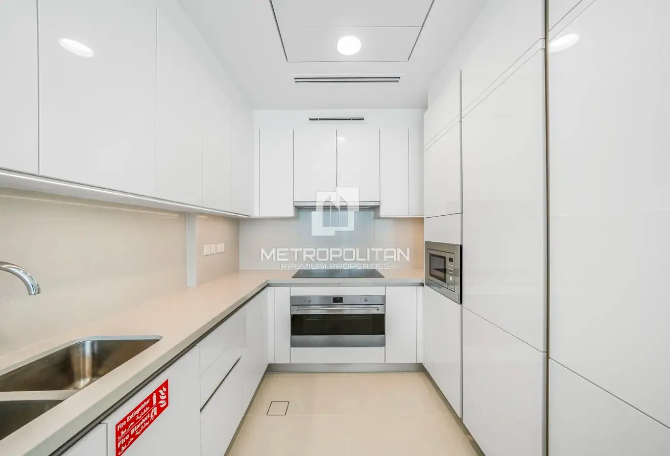 2 Bedrooms Plus Maids | High Floor | Iconic Views