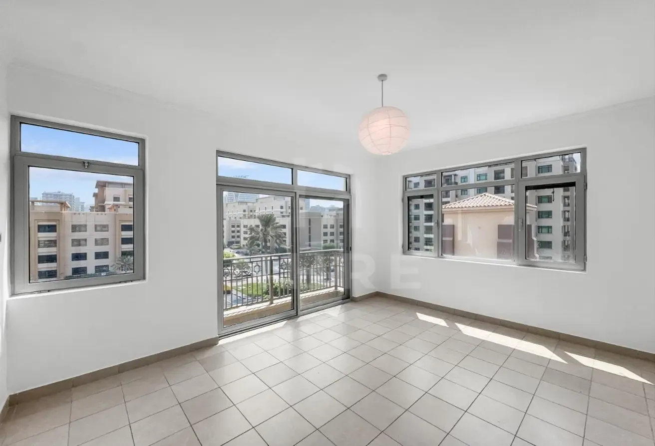 2BR-Well Maintained | Bright Neat/Clean | Vacant