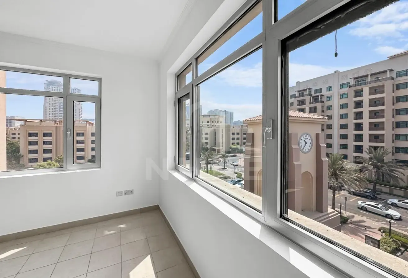 2BR-Well Maintained | Bright Neat/Clean | Vacant