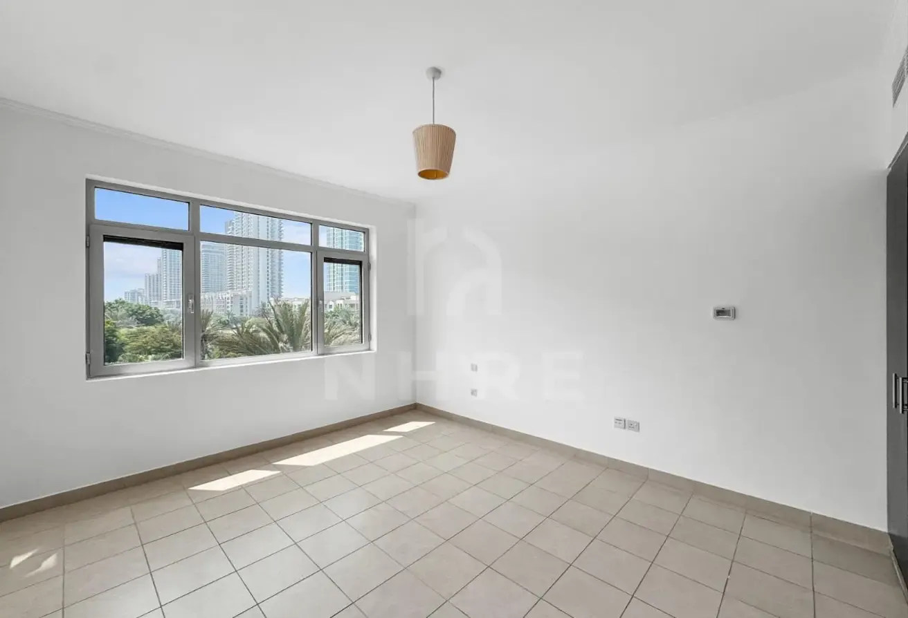2BR-Well Maintained | Bright Neat/Clean | Vacant