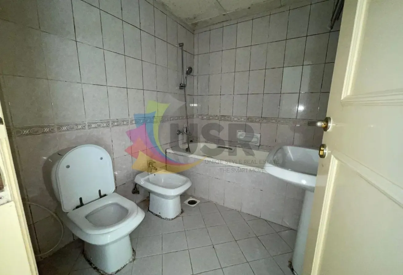 SPACIOUS 1BHK W BALCONY CLOSE TO METRO FOR 70K