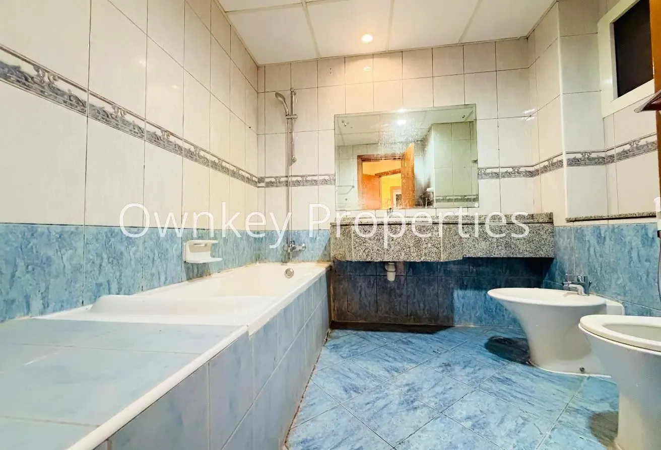 Elegant 1-BR Apt | Upto 6 Cheques | Close To Metro