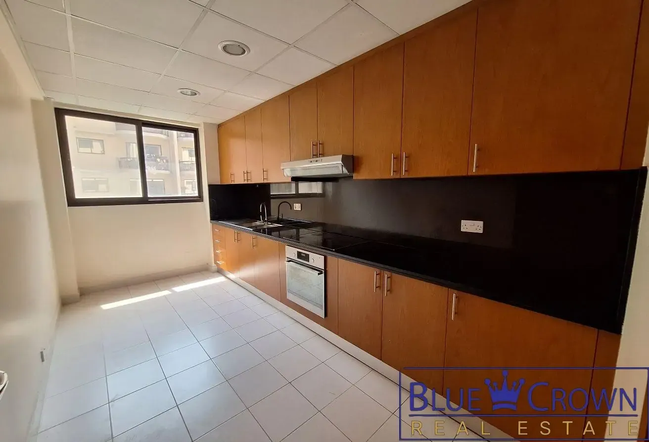 1/Br balcony ! Community view ! Close to metro