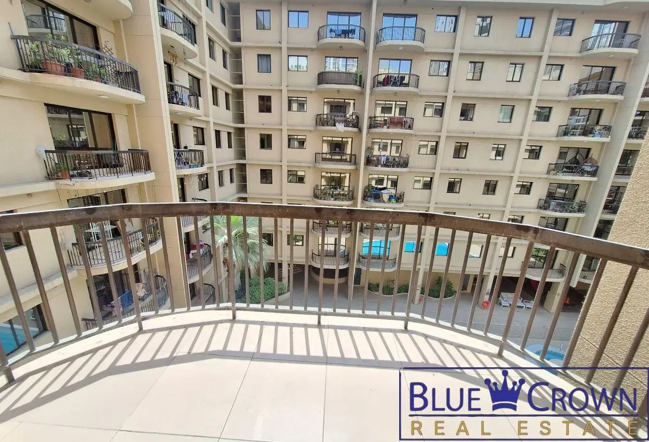 1/Br balcony ! Community view ! Close to metro