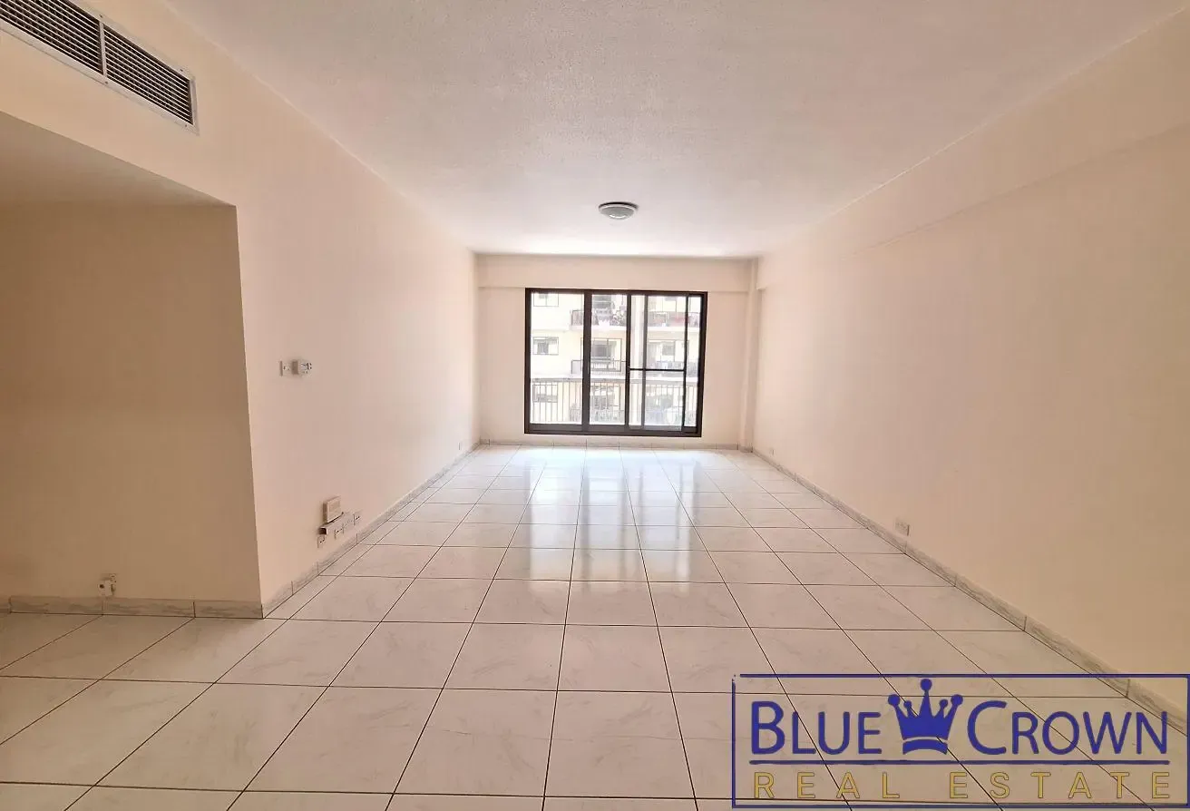 1/Br balcony ! Community view ! Close to metro