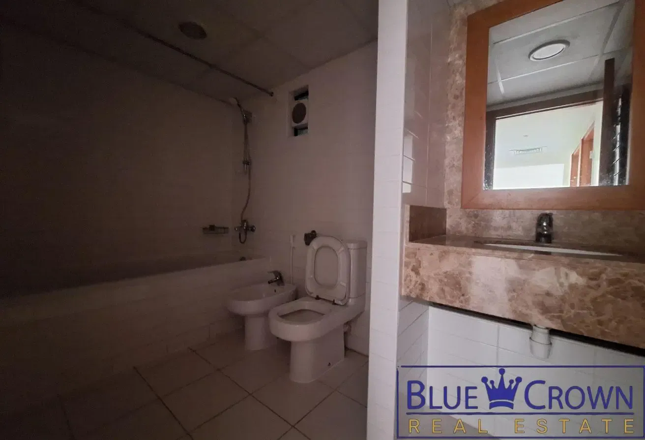 1/Br balcony ! Community view ! Close to metro