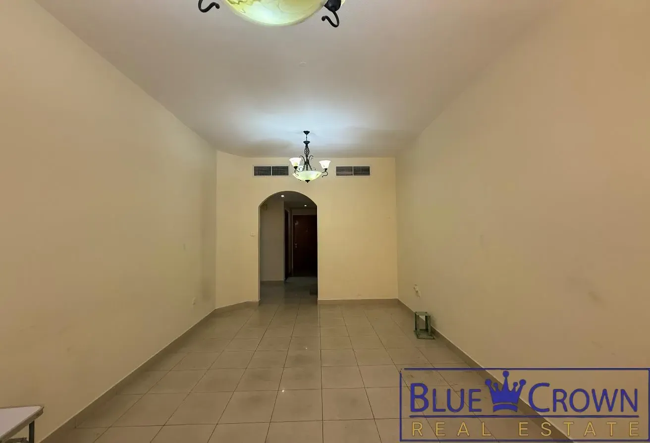 1 BR Apartment in Bur Dubai with Covered Parking