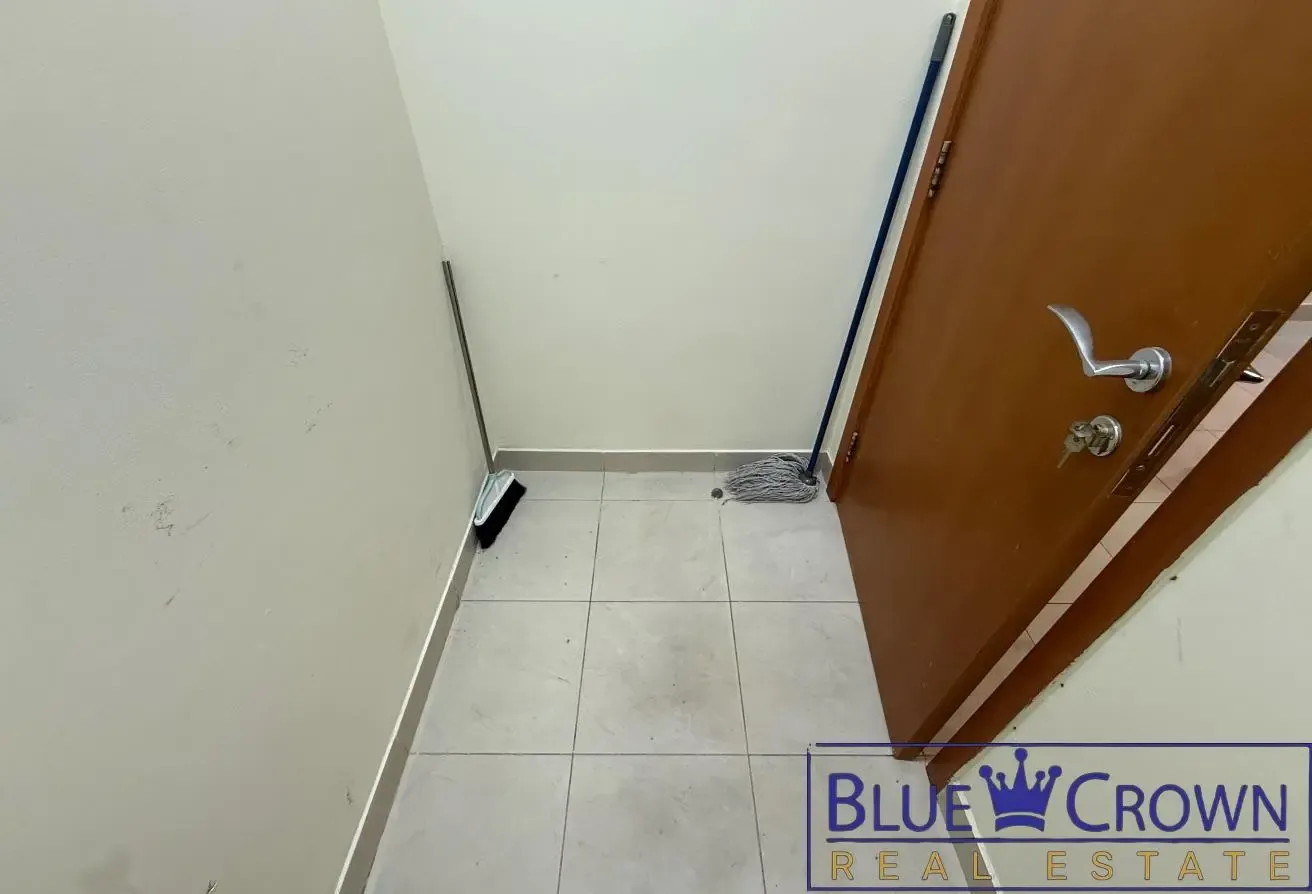 1 BR Apartment in Bur Dubai with Covered Parking