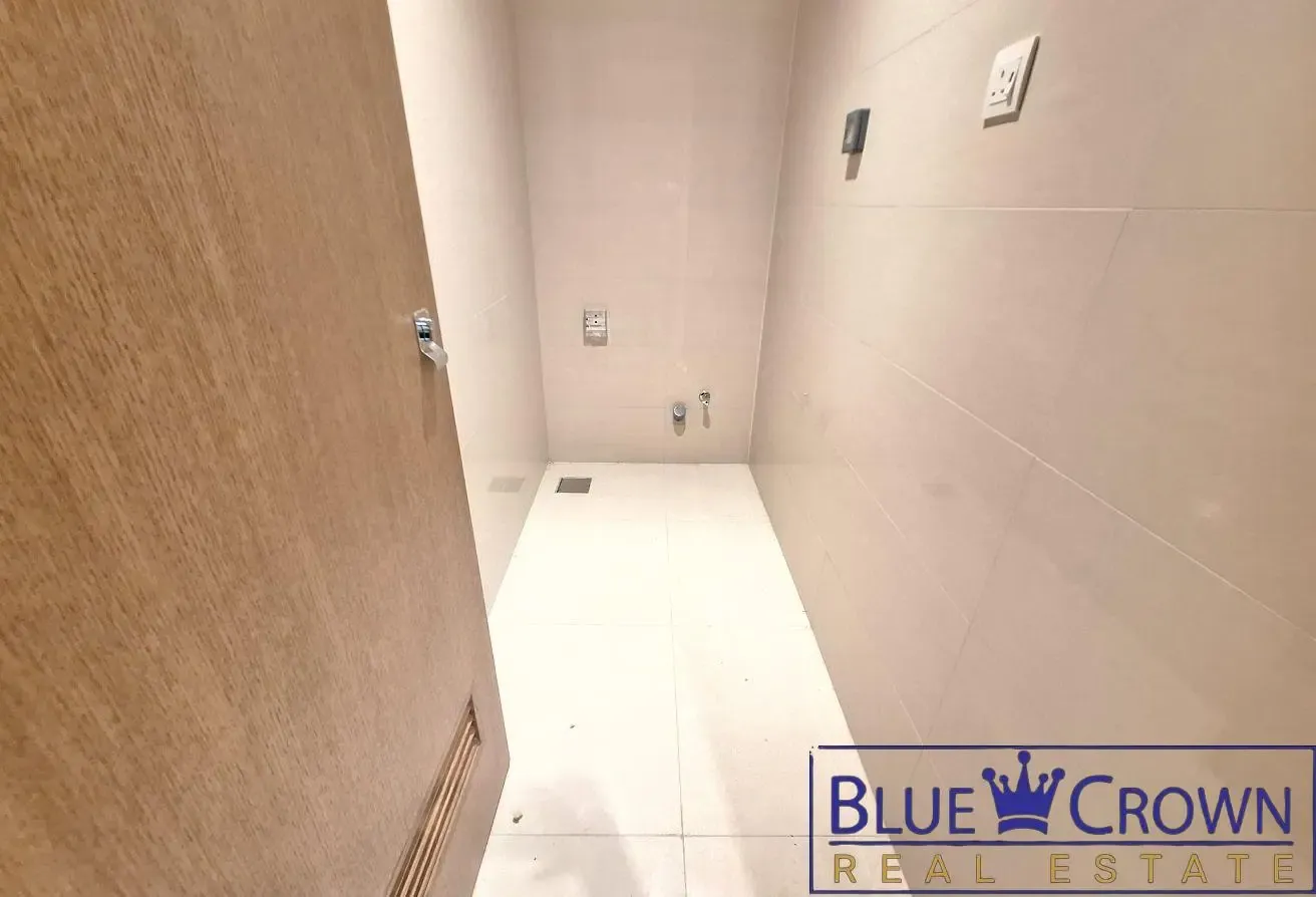Luxurious1BHK+Laundry:prime location:All Amenities