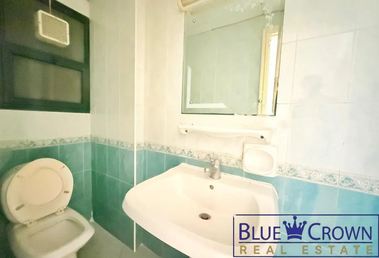 1 BR Apartment in Bur Dubai with Landmark View